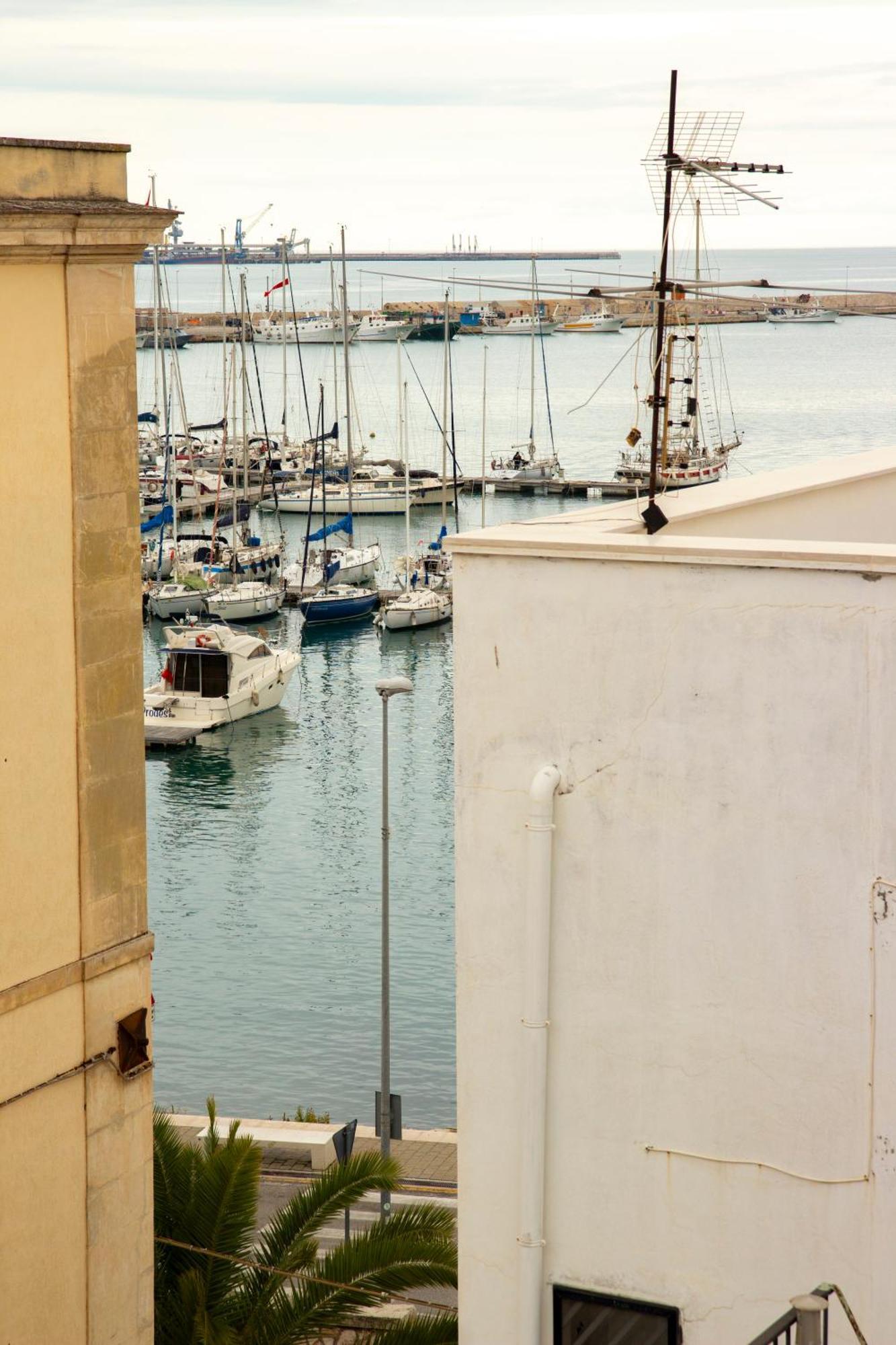 Palazzo Donnamaria Apartment Manfredonia Exterior photo